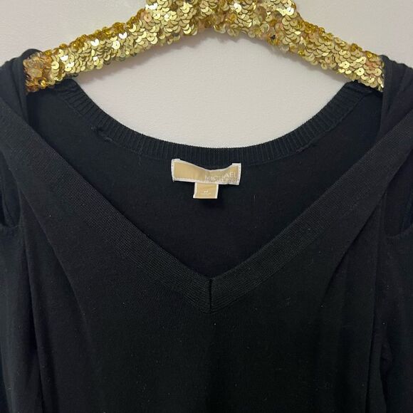 Cold Shoulder sweater - Picture 3 of 4